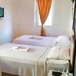 Hotell Haluk *