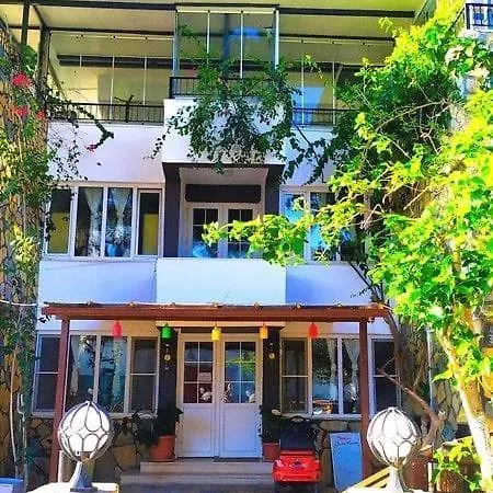 Haluk Hotel *