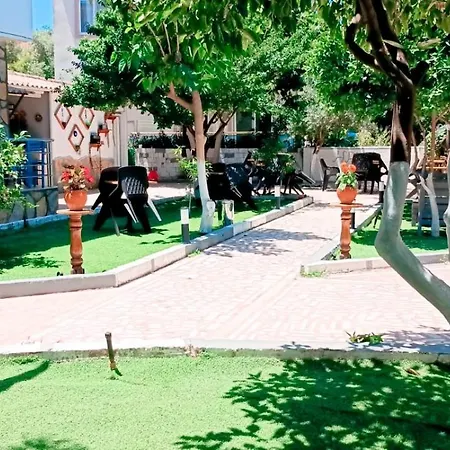 Haluk Hotel *