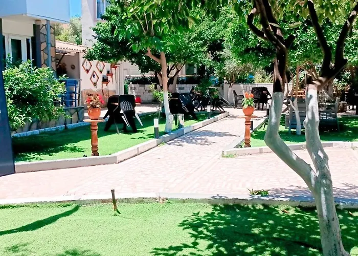 Haluk Hotel *